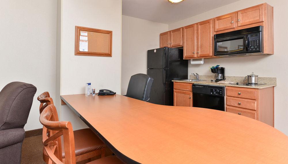 Candlewood Suites Winchester By Ihg Экстерьер фото