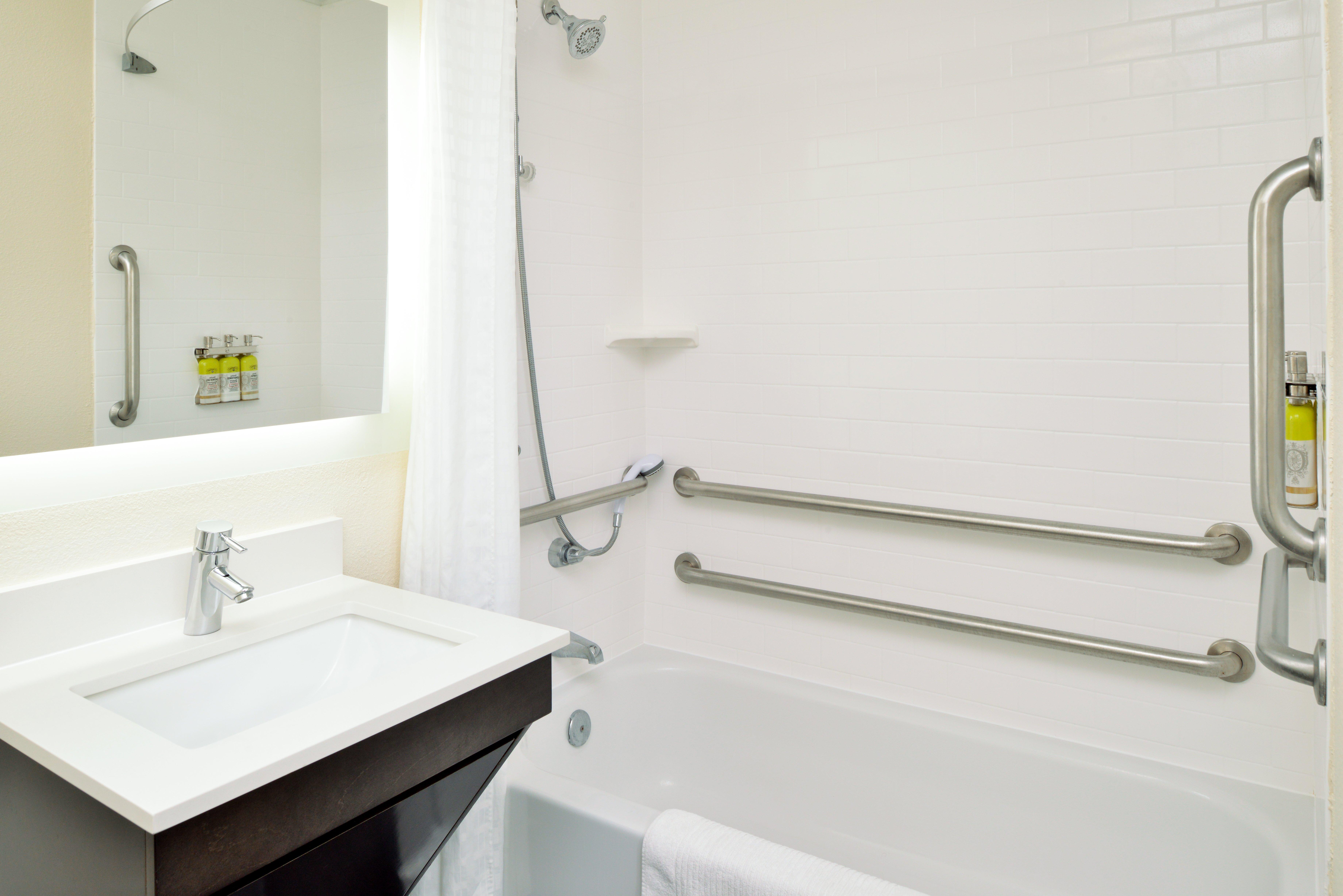Candlewood Suites Winchester By Ihg Экстерьер фото