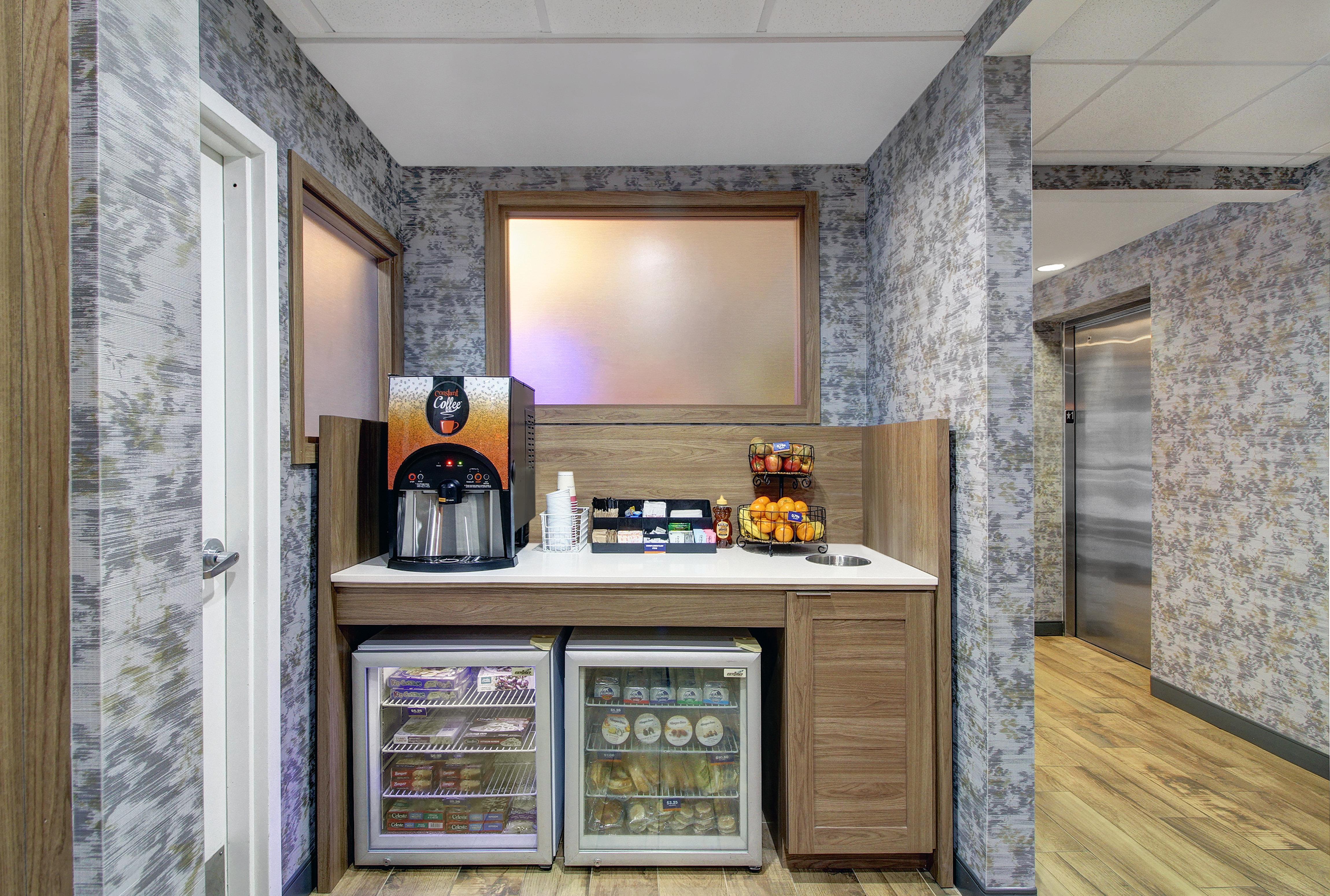 Candlewood Suites Winchester By Ihg Экстерьер фото