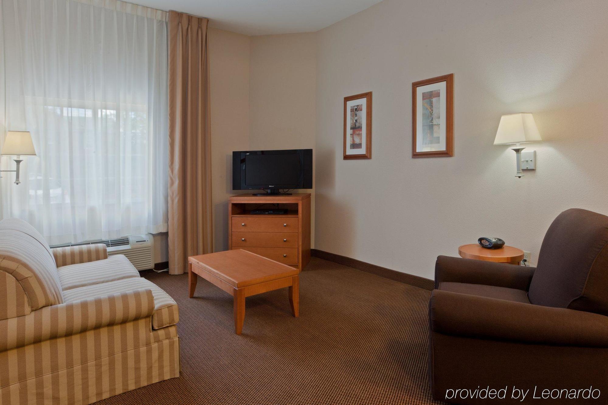 Candlewood Suites Winchester By Ihg Экстерьер фото