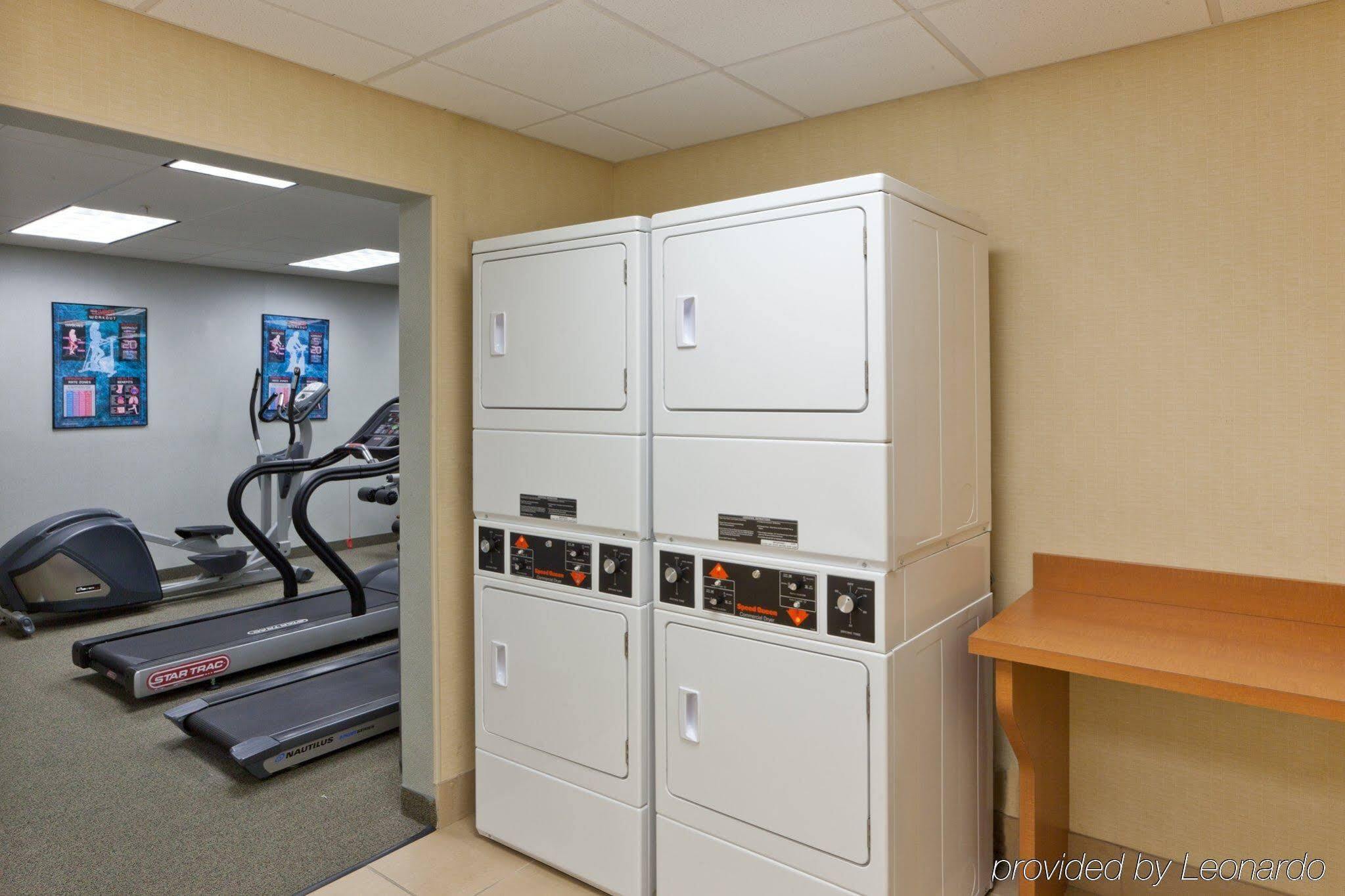 Candlewood Suites Winchester By Ihg Экстерьер фото