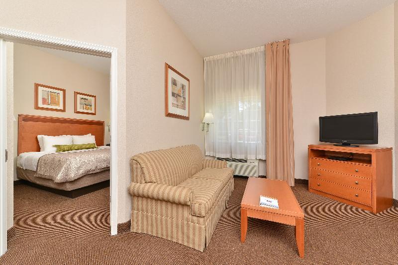 Candlewood Suites Winchester, An Ihg Hotel Экстерьер фото