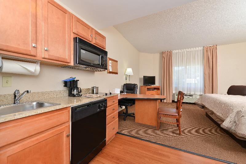 Candlewood Suites Winchester By Ihg Экстерьер фото